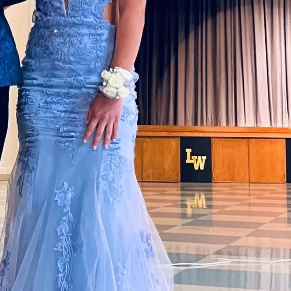 Prom - Picture 4 of 6